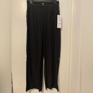 NWT Alo Suit Up Trousers